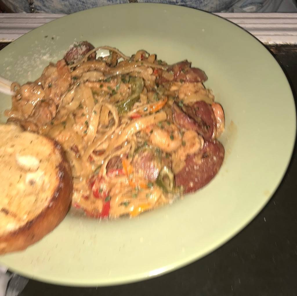 Dablitz Sports Bar and Grill | restaurant | 1318 N 9th St, East St Louis, IL 62201, USA | 6184825489 OR +1 618-482-5489