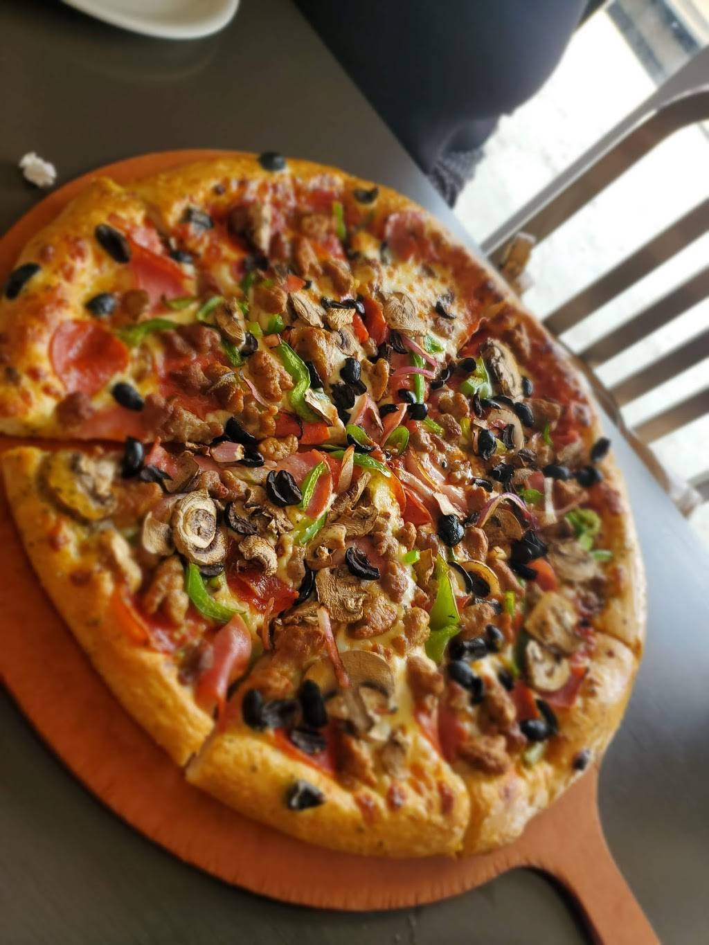 Pizza Hut | meal takeaway | 2549 SW Military Dr, San Antonio, TX 78224, USA | 2105910631 OR +1 210-591-0631