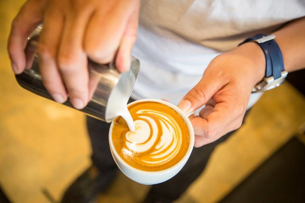 Two Guns Espresso | cafe | 350 N Sepulveda Blvd, Manhattan Beach, CA 90266, USA | 3103182537 OR +1 310-318-2537