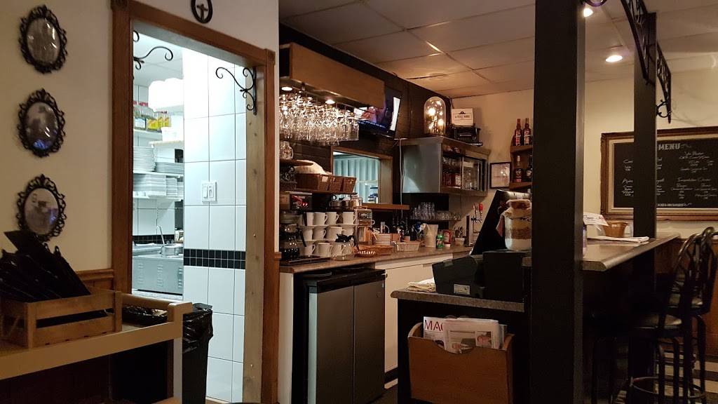 Bistro La Vieille Banque | restaurant | 441 Rue Notre Dame, Saint-Tite, QC G0X 3H0, Canada | 4183654191 OR +1 418-365-4191