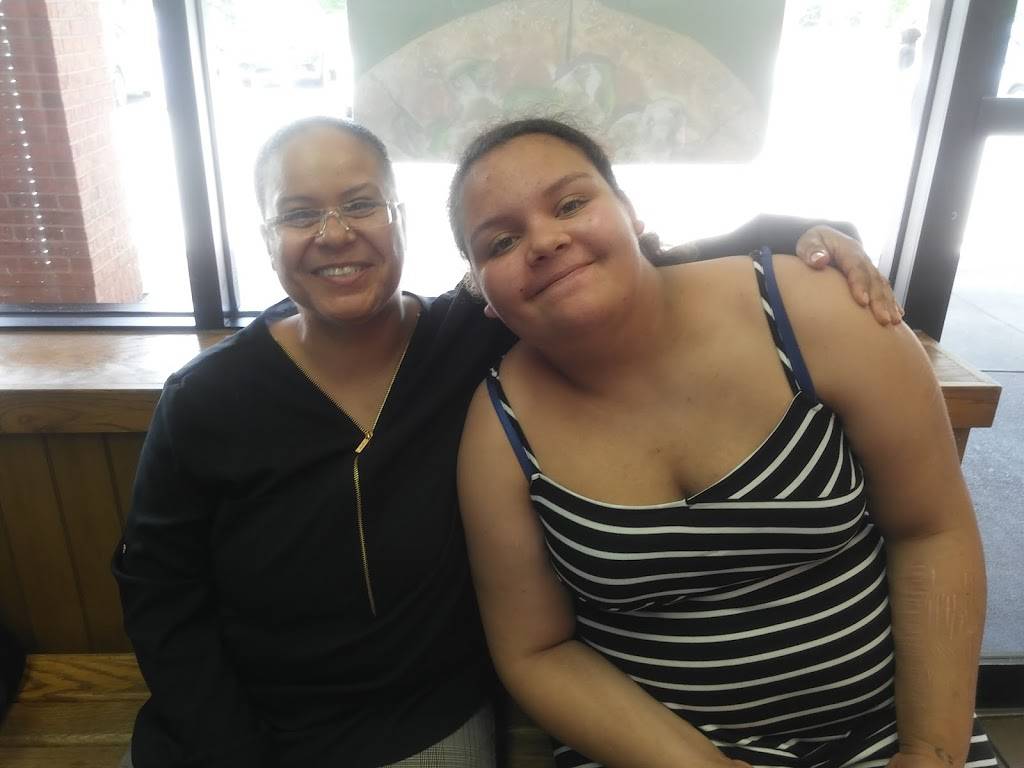 Pizza Hut | meal takeaway | 12050 GA-92, Woodstock, GA 30188, USA | 7705913900 OR +1 770-591-3900