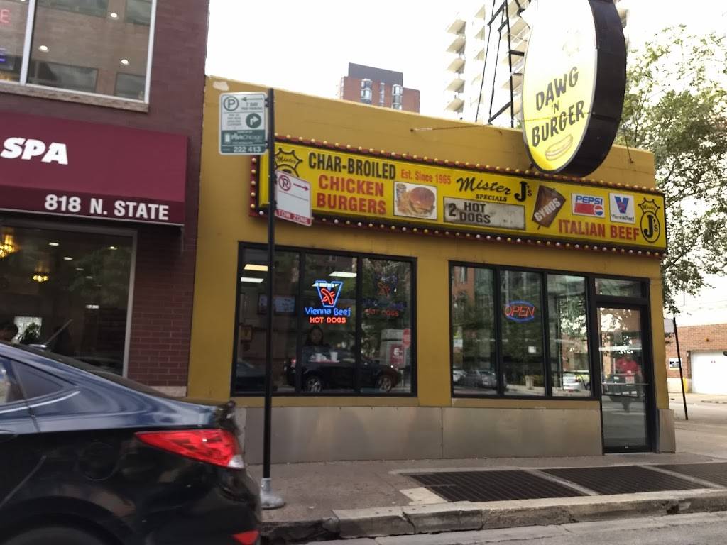 Mr. Js Dawg N Burger | restaurant | 820 N State St, Chicago, IL 60610, USA | 3129434679 OR +1 312-943-4679