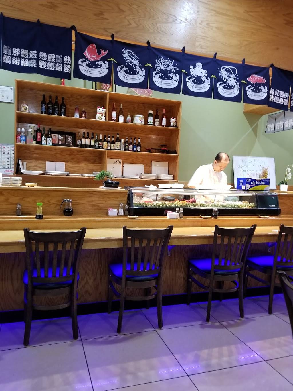 Sakatomo Sushi | restaurant | 5072 Ferrell Pkwy #102, Virginia Beach, VA 23464, USA | 7572331877 OR +1 757-233-1877