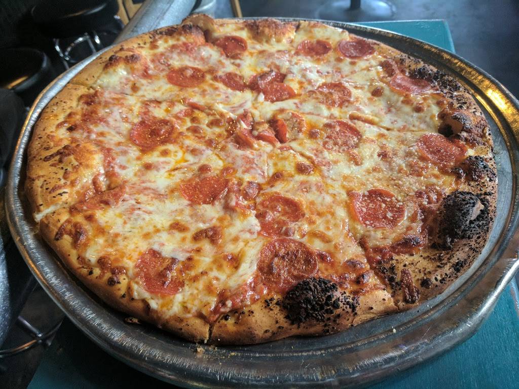 Half Pint Pizza Pub | restaurant | 2710 6th Ave, Tacoma, WA 98406, USA | 2532722531 OR +1 253-272-2531