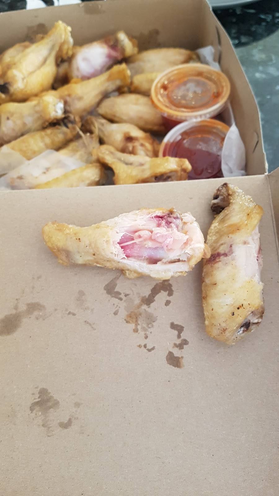 Bulls Eye Pizza | restaurant | 979 Front Rd, Windsor, ON N9J 2A5, Canada | 5197341221 OR +1 519-734-1221