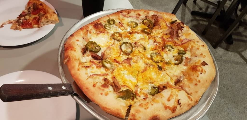 Fabianos Pizzeria of Newnan | restaurant | 19 N Court Square, Newnan, GA 30263, USA | 7706832683 OR +1 770-683-2683