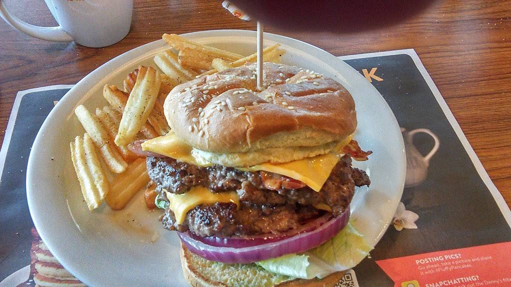 Dennys | restaurant | 890 Milwaukee Ave, Vernon Hills, IL 60061, USA | 8473623590 OR +1 847-362-3590