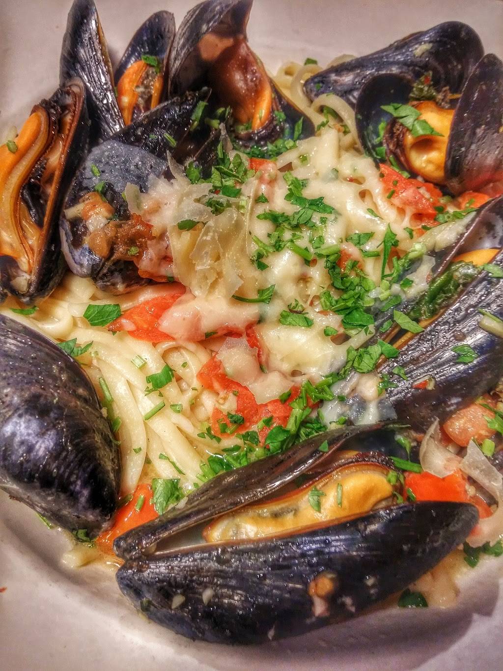 Hanna Devines | restaurant | 91 Main St, Ware, MA 01082, USA | 4132770707 OR +1 413-277-0707