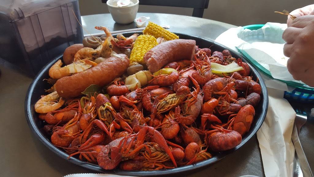 Smittys Seafood | restaurant | 2000 W Esplanade Ave, Kenner, LA 70065, USA | 5044681647 OR +1 504-468-1647