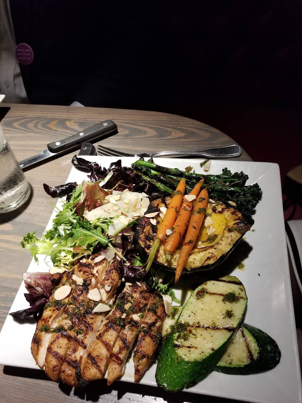 Karl Strauss Brewing Company | restaurant | 2390 E Orangewood Ave #100, Anaheim, CA 92806, USA | 7149401772 OR +1 714-940-1772