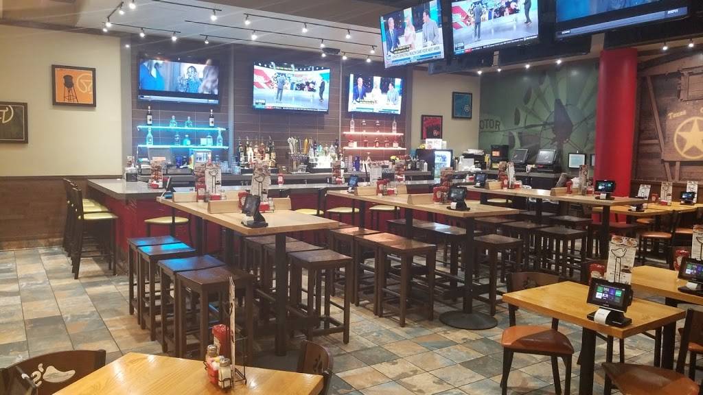 Chilis | meal takeaway | 8008 Cedar Springs Road, Dallas, TX 75235, USA | 2143532722 OR +1 214-353-2722