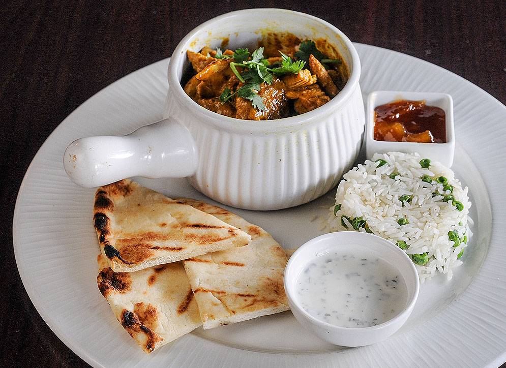 The Uptown Pub House | restaurant | 3185 Yonge St, Toronto, ON M4N 2K9, Canada | 4164802828 OR +1 416-480-2828