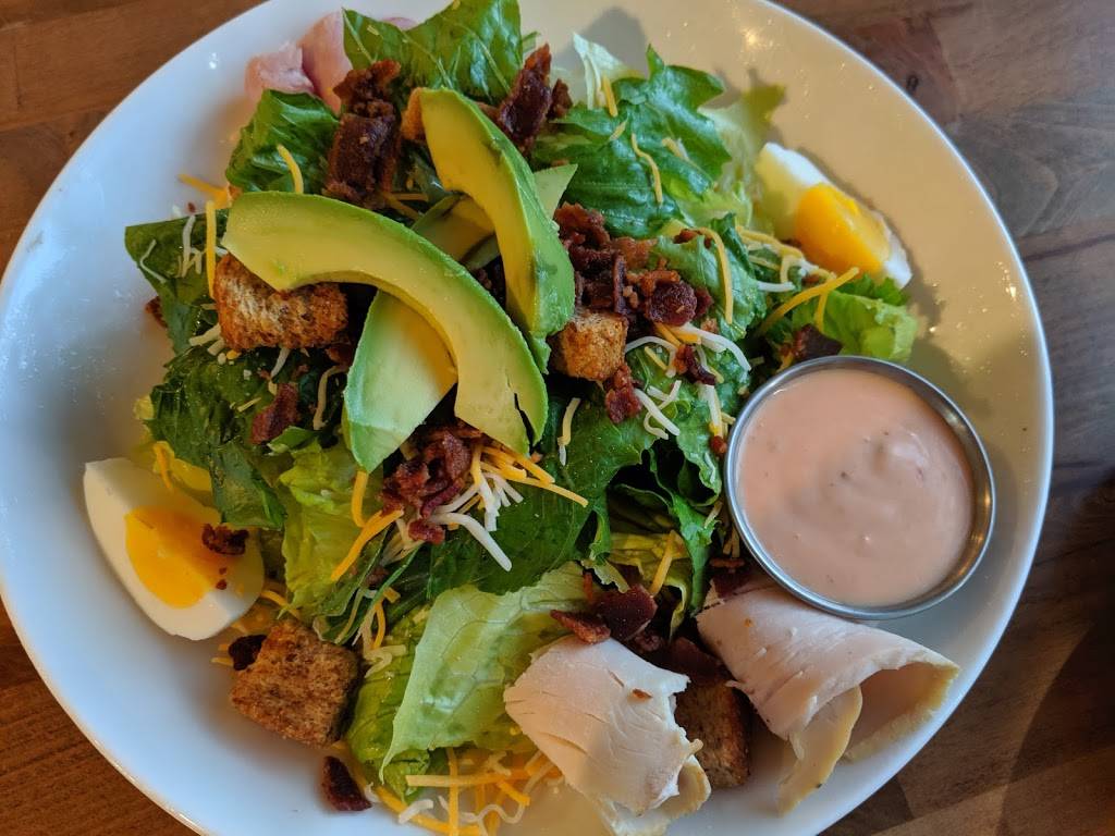 The Refinery | restaurant | 4 Mill Rd, Andover, NH 03216, USA | 6039770194 OR +1 603-977-0194