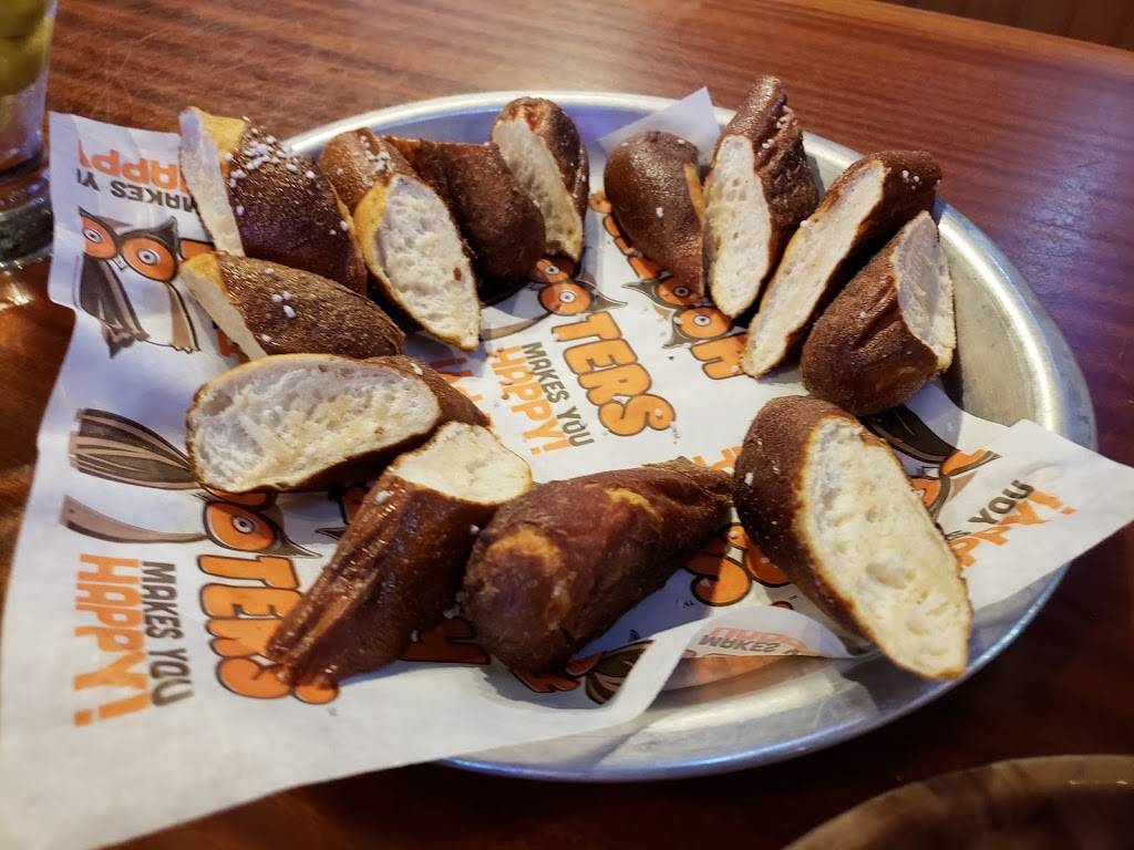 Hooters | restaurant | 725 N Milliken Ave, Ontario, CA 91764, USA | 9099892209 OR +1 909-989-2209