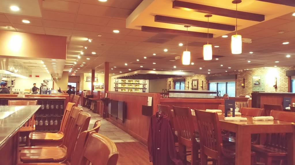 Carrabbas Italian Grill | restaurant | 801 Providence Rd, Brandon, FL 33511, USA | 8136578166 OR +1 813-657-8166