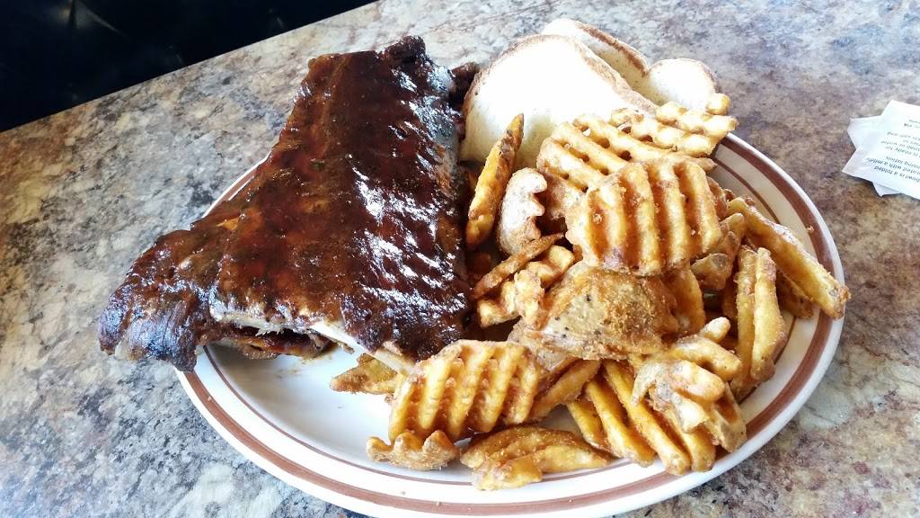 Rough-Cut Grill & Bar | restaurant | 19034 US-169, Milaca, MN 56353, USA | 3209832727 OR +1 320-983-2727