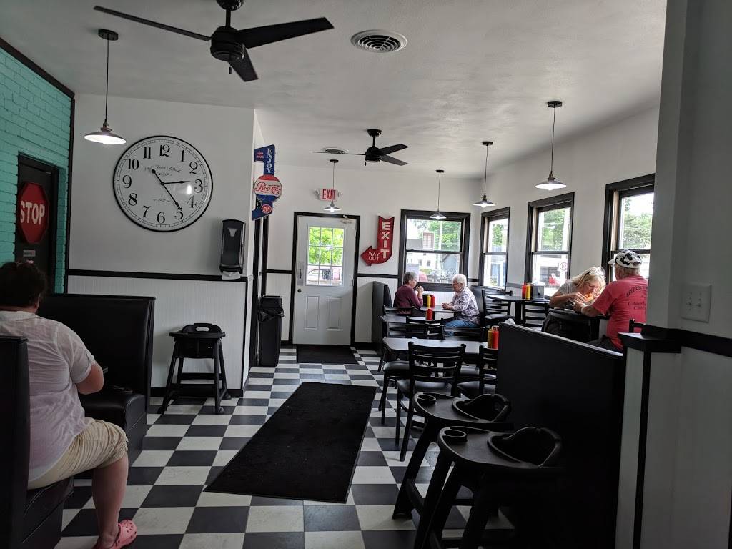 The 3rd Street Station | cafe | 102 E 3rd St, Pecatonica, IL 61063, USA | 8152394073 OR +1 815-239-4073