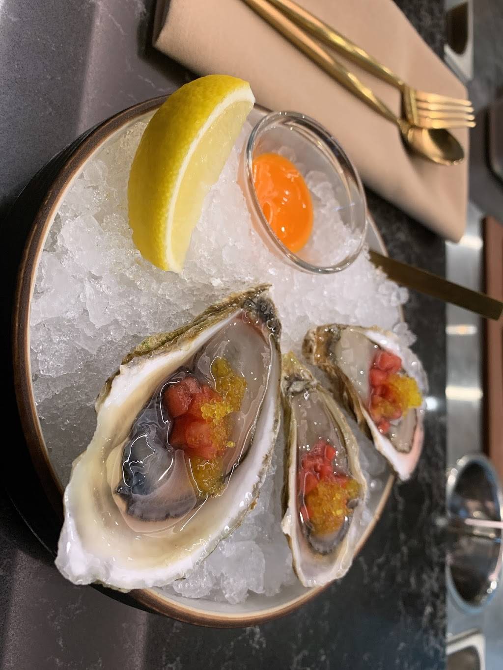 Mineral | restaurant | 1027 Yonge St, Toronto, ON M4W 2K9, Canada | 4169258565 OR +1 416-925-8565