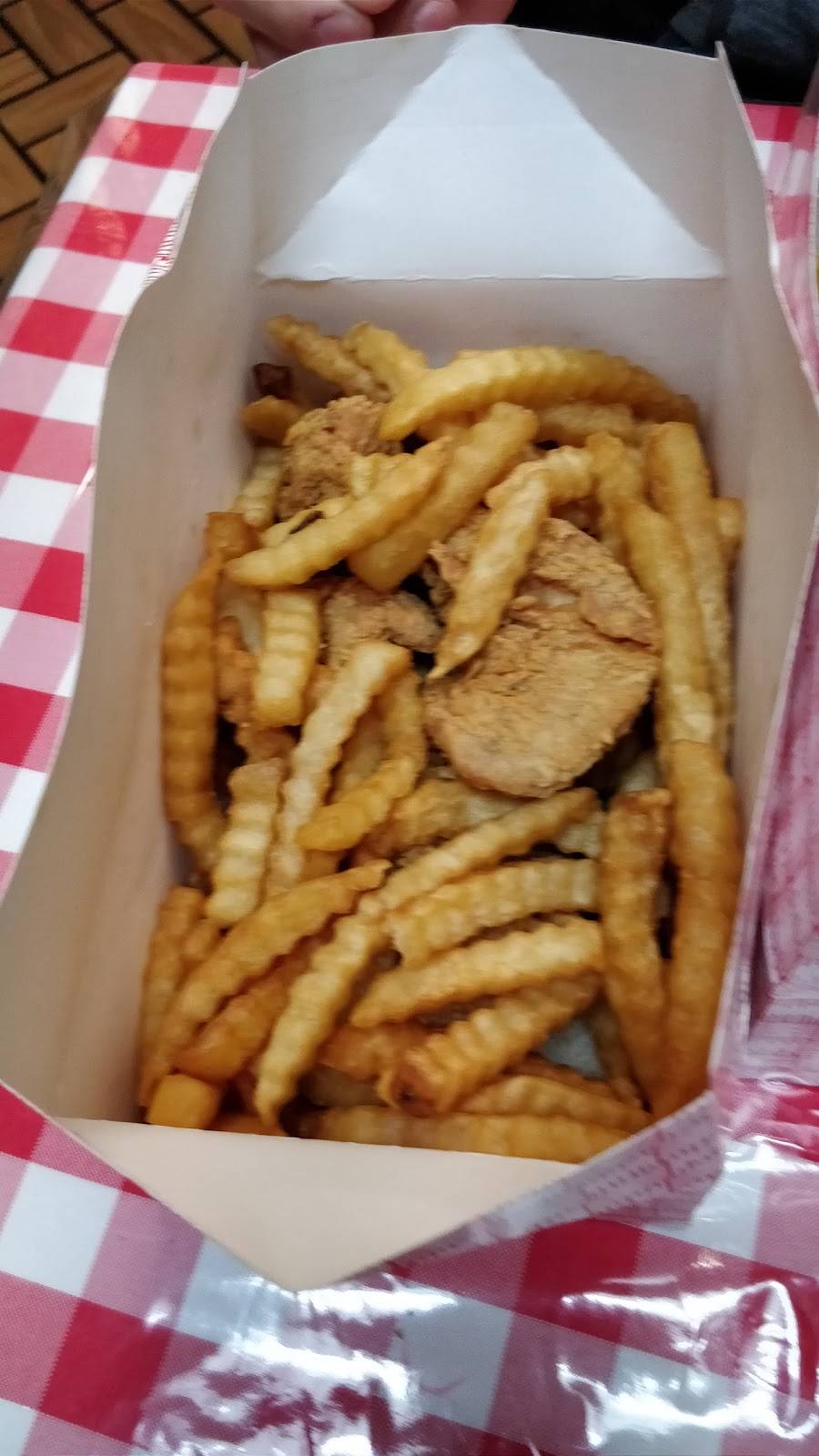 Evanston Chicken Shack | restaurant | 2776, 1925 Ridge Ave, Evanston, IL 60201, USA | 8473289360 OR +1 847-328-9360