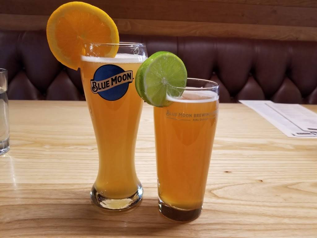 Blue Moon Brewing Company | restaurant | 3750 Chestnut Pl, Denver, CO 80216, USA | 3037282337 OR +1 303-728-2337
