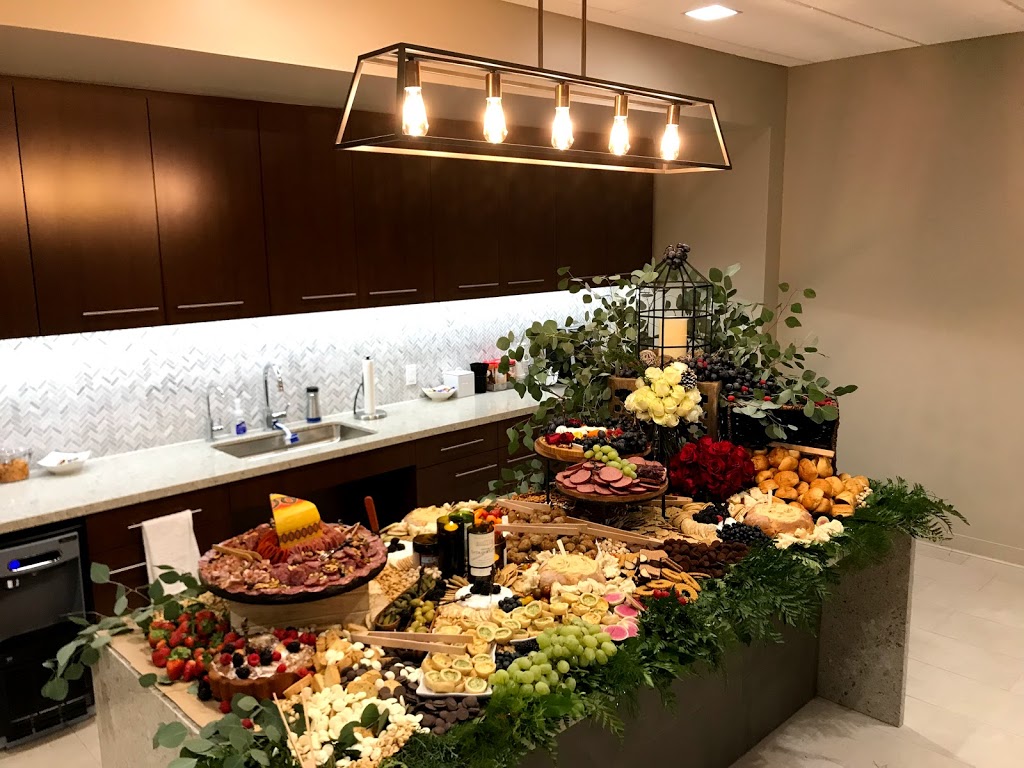 The Board Couple | restaurant | 2218 N Zarzamora St, San Antonio, TX 78201, USA | 2105732100 OR +1 210-573-2100