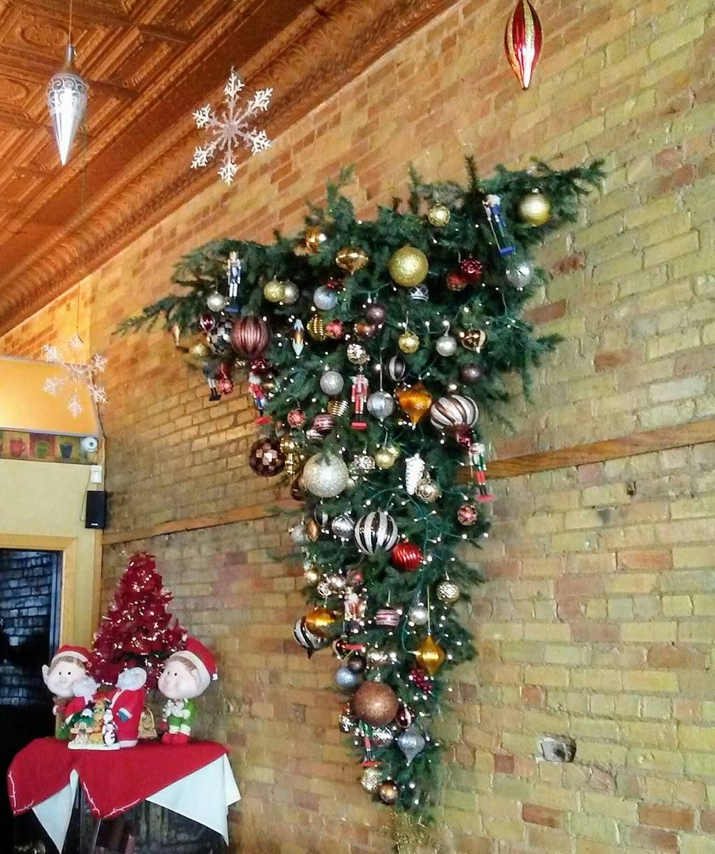 Pere Marquette Bistro & Catering | restaurant | 102 E Upton Ave, Reed City, MI 49677, USA | 2318329833 OR +1 231-832-9833