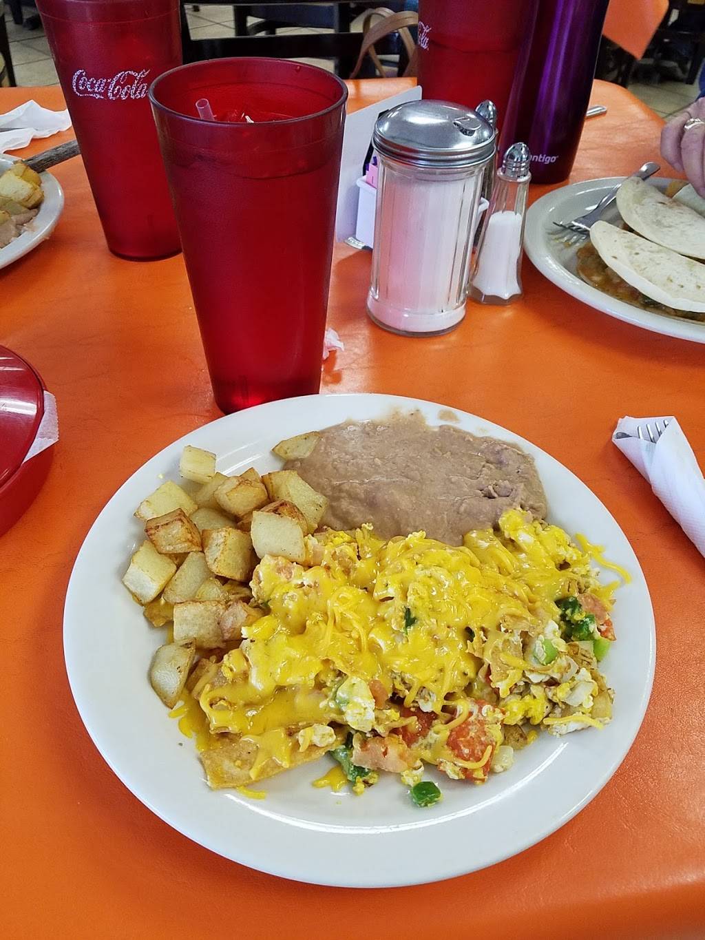 Brendas Mexican restaurant | restaurant | 11888 Starcrest Dr, San Antonio, TX 78247, USA | 2104032092 OR +1 210-403-2092