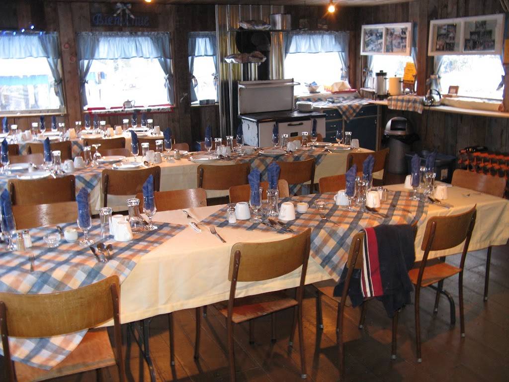 Érablière Au Tournant des Saisons | restaurant | 454 10e Rang E, Bonsecours, QC J0E 1H0, Canada | 4505325388 OR +1 450-532-5388