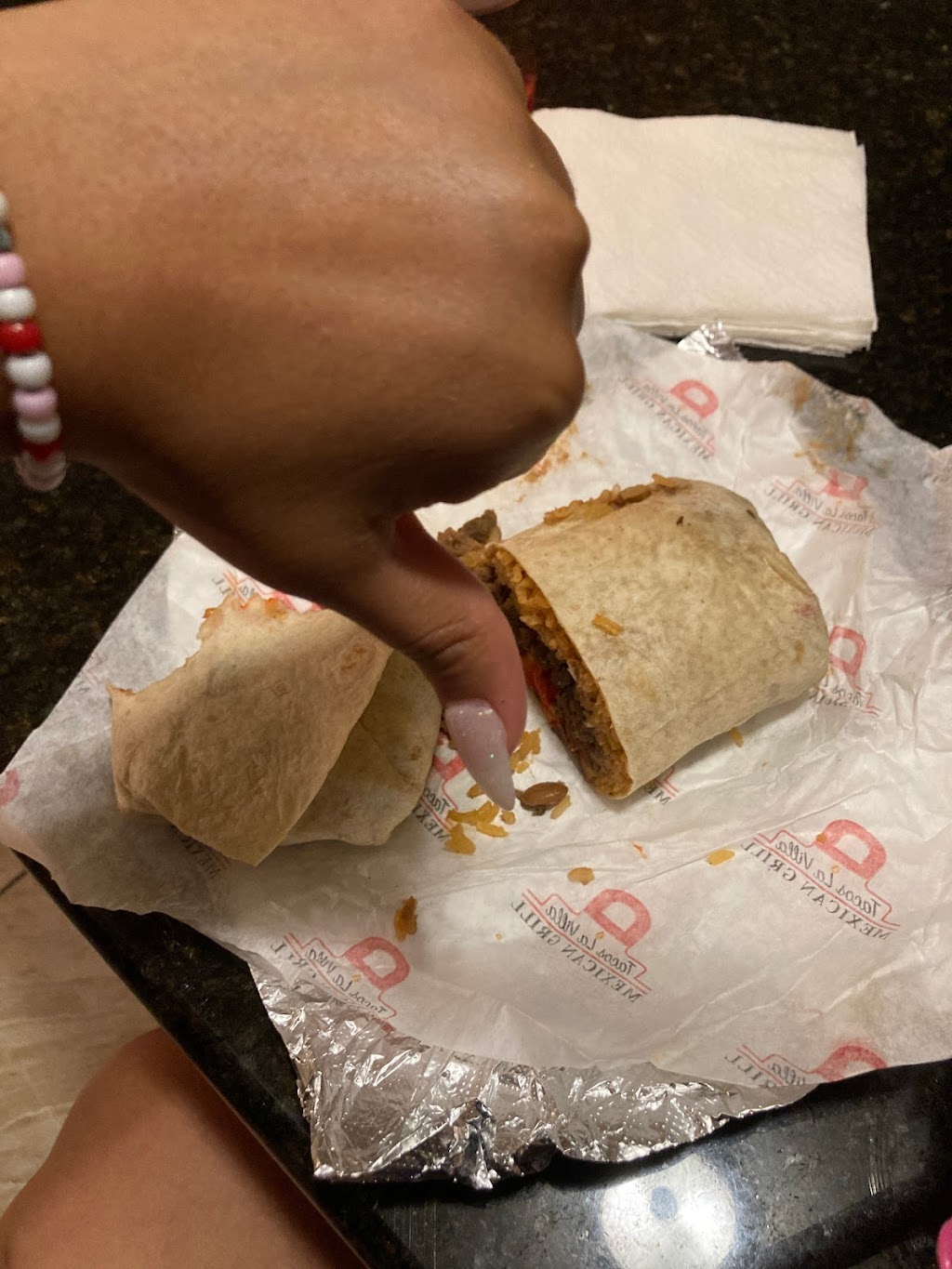 Tacos La Villa Mexican Grill | restaurant | 2518 White Ln, Bakersfield, CA 93304, USA | 6618290705 OR +1 661-829-0705