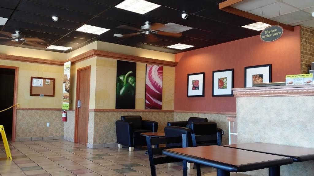 Subway | meal takeaway | 1511 Westside Hwy, Kelso, WA 98626, USA | 3605775898 OR +1 360-577-5898