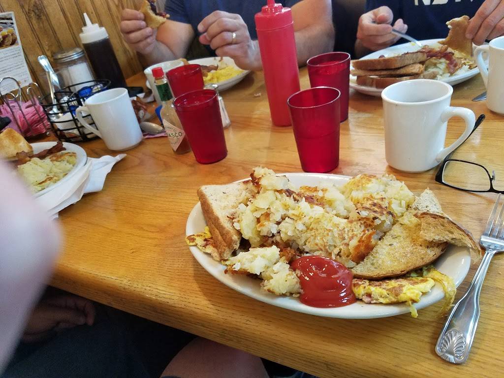 Country Garden Restaurant | restaurant | 913 W Exchange St, Brodhead, WI 53520, USA | 6088974483 OR +1 608-897-4483