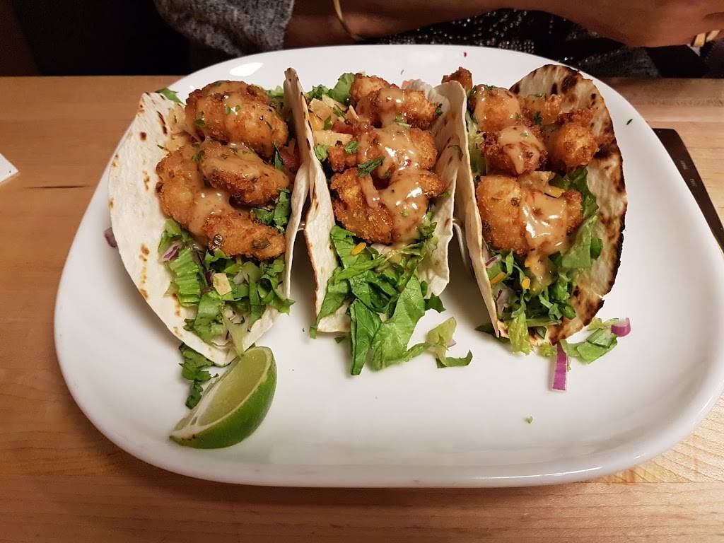 Boston Pizza | restaurant | 2300 Ch Ste-Foy, Sainte-Foy, QC G1V 1S5, Canada | 4189146044 OR +1 418-914-6044