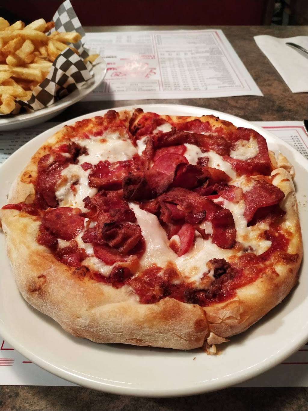 Restaurant Pizza Giffard Inc | restaurant | 2994 Boulevard Sainte-Anne, Québec, QC G1E 3J3, Canada | 4186636373 OR +1 418-663-6373