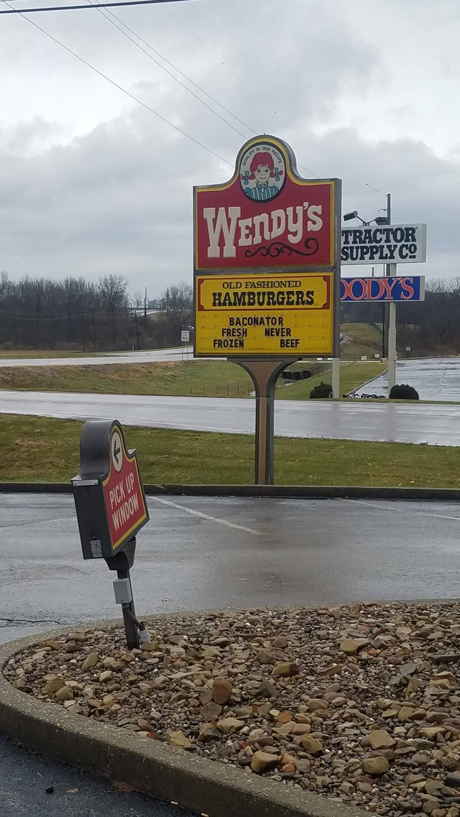 Wendys | restaurant | 2100 Rocky Dr, Paris, KY 40361, USA | 8599889691 OR +1 859-988-9691
