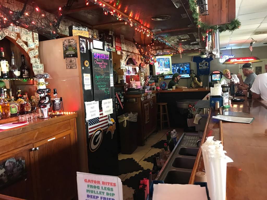 Gators Crossroad | restaurant | 19830 Tamiami Trail E, Naples, FL 34114, USA | 2393940288 OR +1 239-394-0288