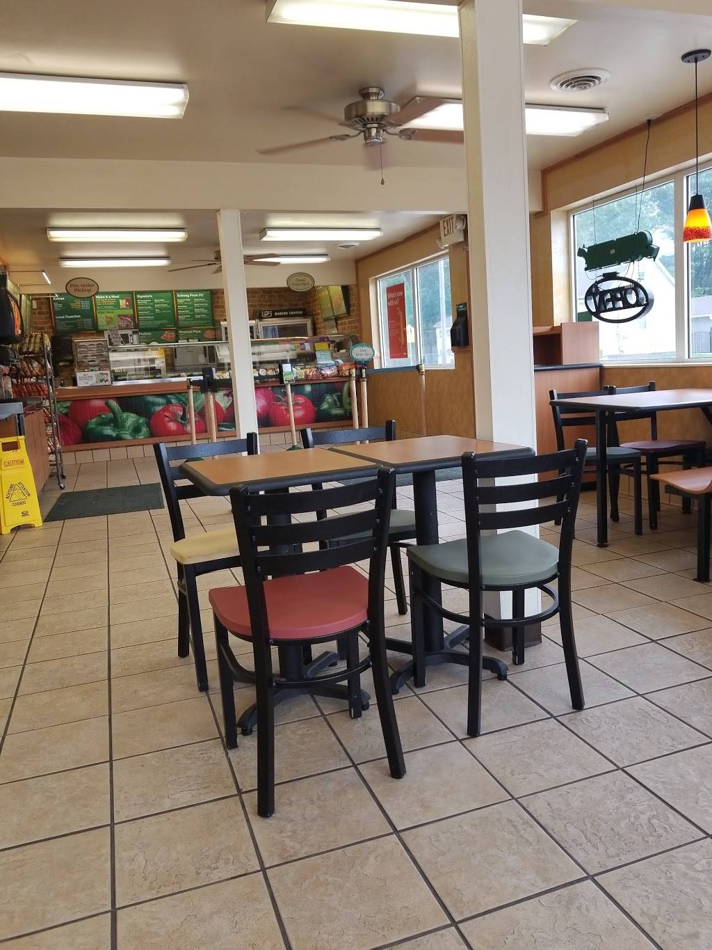 Subway | restaurant | 11 N Jefferson St, Mascoutah, IL 62258, USA | 6185663841 OR +1 618-566-3841