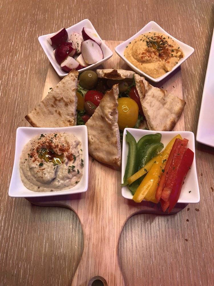 Dutchs Lounge | restaurant | 24 E Park St, Newark, NJ 07102, USA | 9737379617 OR +1 973-737-9617