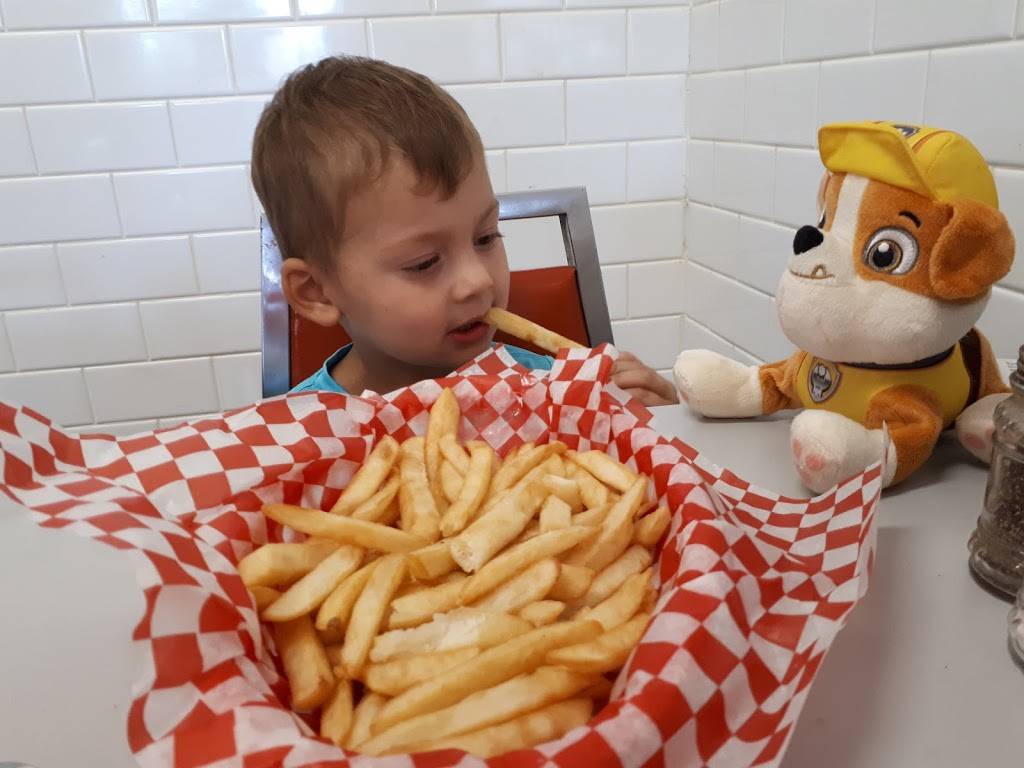 Bubs Diner | restaurant | 14 Queen St, Harrow, ON N0R 1G0, Canada | 5197384148 OR +1 519-738-4148