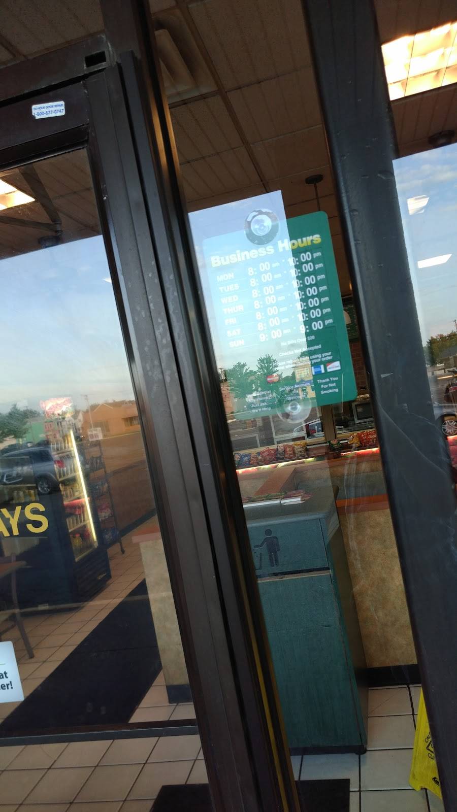 Subway | restaurant | 9117 Joseph Campau Ave, Hamtramck, MI 48212, USA | 3138724444 OR +1 313-872-4444