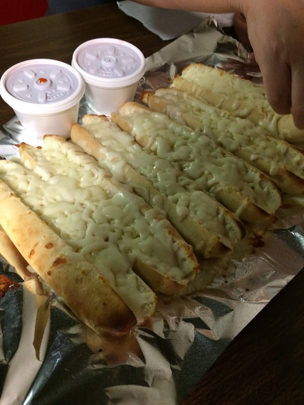 Pizza Pit | restaurant | 601 W North Ave, Flora, IL 62839, USA | 6186628185 OR +1 618-662-8185