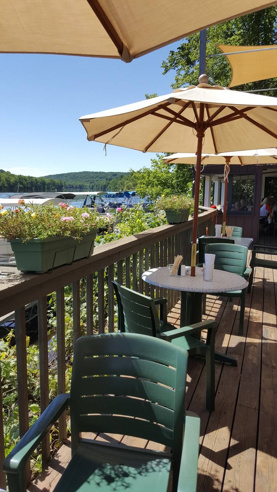 Marine Landing b.o.t.m. | restaurant | 10 Elm St, Marine on St Croix, MN 55047, USA | 6514334577 OR +1 651-433-4577