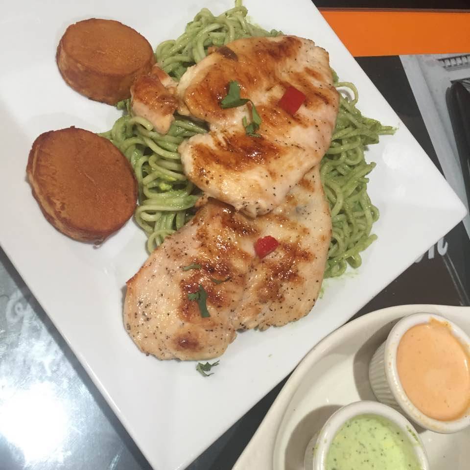 El Eden | restaurant | 114 Broadway, Newark, NJ 07104, USA | 8622673200 OR +1 862-267-3200