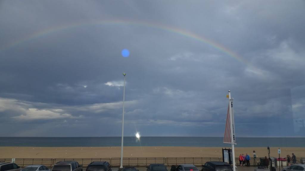 Cloud 9 Bar and Grille | night club | 225 Ocean Blvd, Hampton, NH 03842, USA | 6039260099 OR +1 603-926-0099