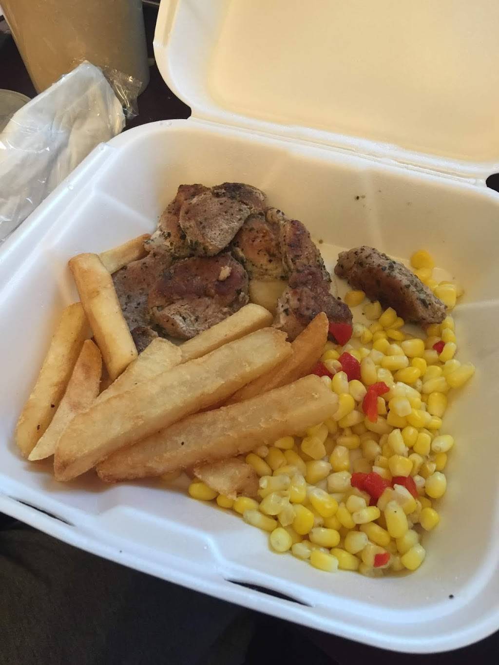 Effies Place Family Restaurant | restaurant | 91 Park Rd, West Hartford, CT 06119, USA | 8602339653 OR +1 860-233-9653