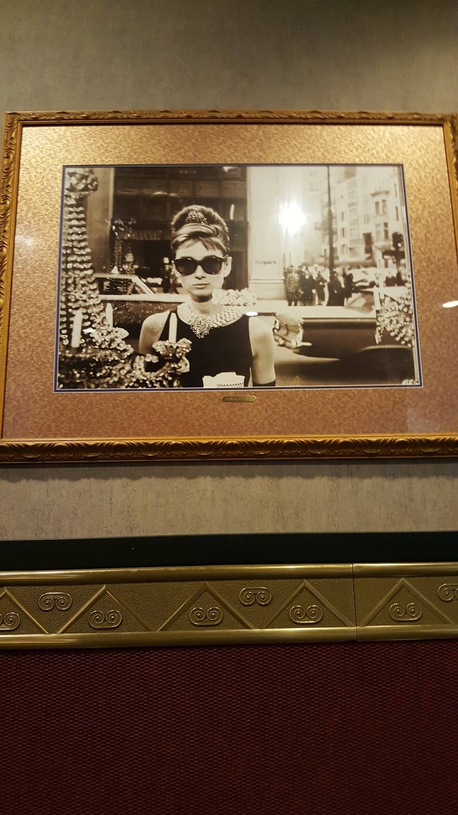 Cinemark Melrose Park | meal takeaway | 1001 W North Ave, Melrose Park, IL 60160, USA | 7083382294 OR +1 708-338-2294