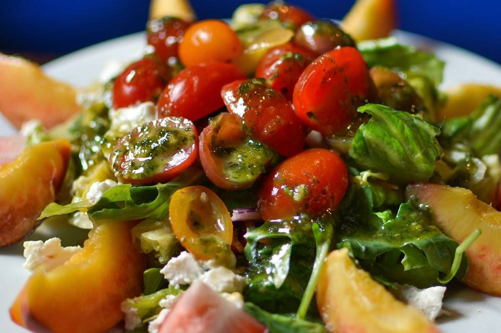 Blue Marlin Seafood Restaurant | restaurant | 121 Bridge St, Bradenton Beach, FL 34217, USA | 9418969737 OR +1 941-896-9737