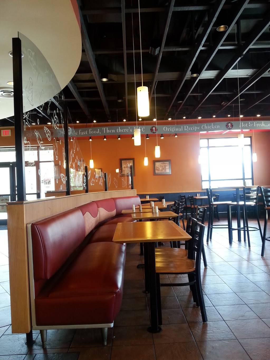 KFC | restaurant | 2725 Fort Campbell Blvd, Clarksville, TN 37042, USA | 9314313548 OR +1 931-431-3548