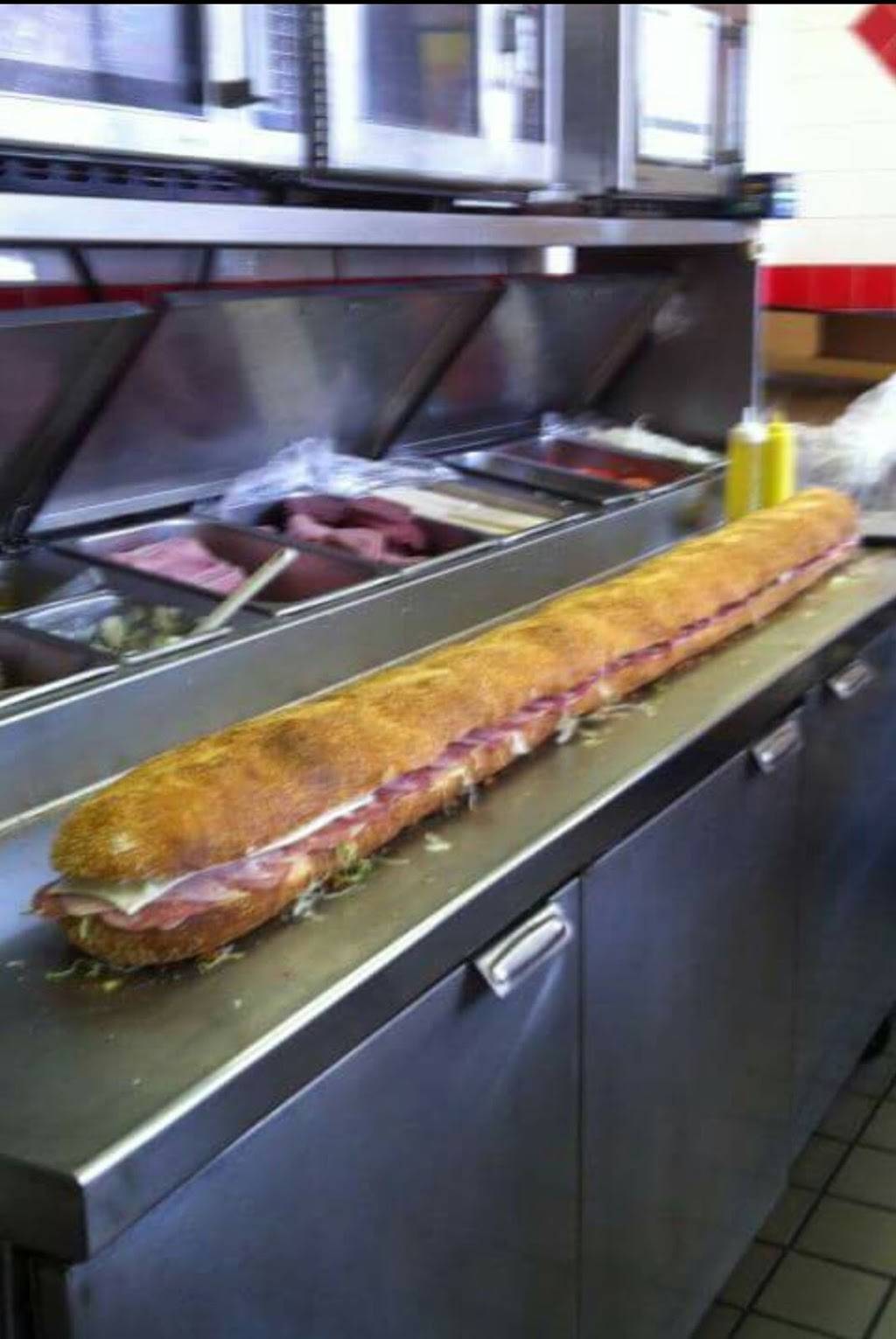 Mr. Submarine | meal takeaway | 1525 W Fullerton Ave, Chicago, IL 60614, USA | 7733486018 OR +1 773-348-6018