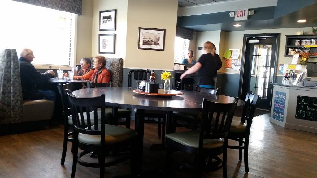 Berardis Family Restaurant | restaurant | 218 Cleveland Rd E, Huron, OH 44839, USA | 4194334123 OR +1 419-433-4123