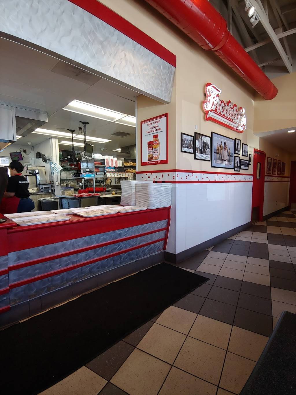 Freddys Frozen Custard & Steakburgers | restaurant | 2322 Battleground Ave, Greensboro, NC 27408, USA | 3368977261 OR +1 336-897-7261